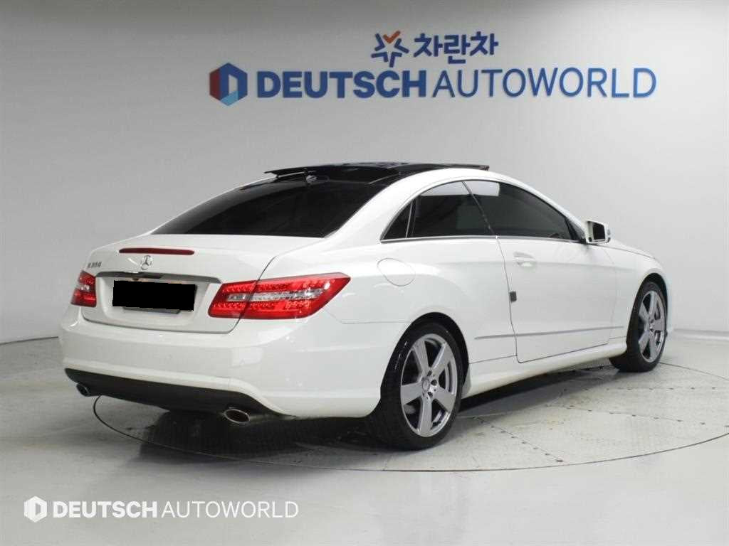 Mercedes-Benz E-Class — photo 02