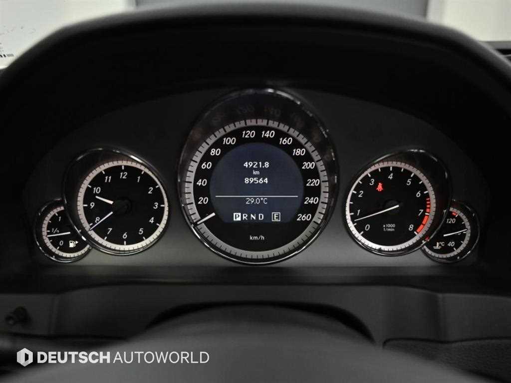 Mercedes-Benz E-Class — photo 08