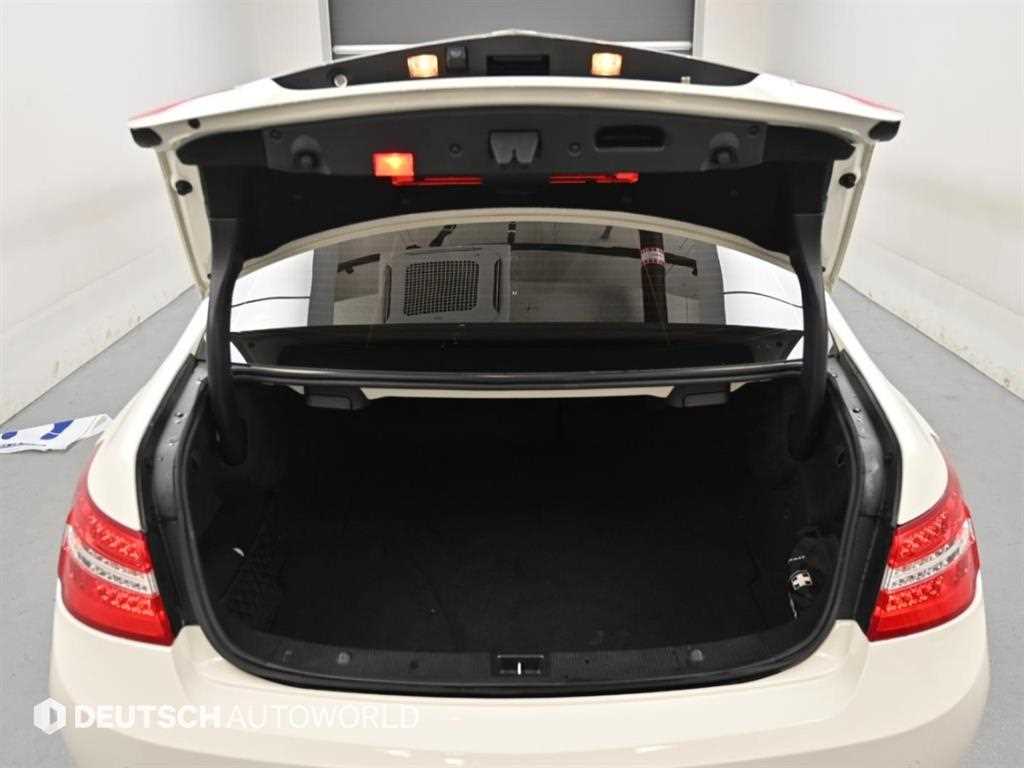 Mercedes-Benz E-Class — photo 19