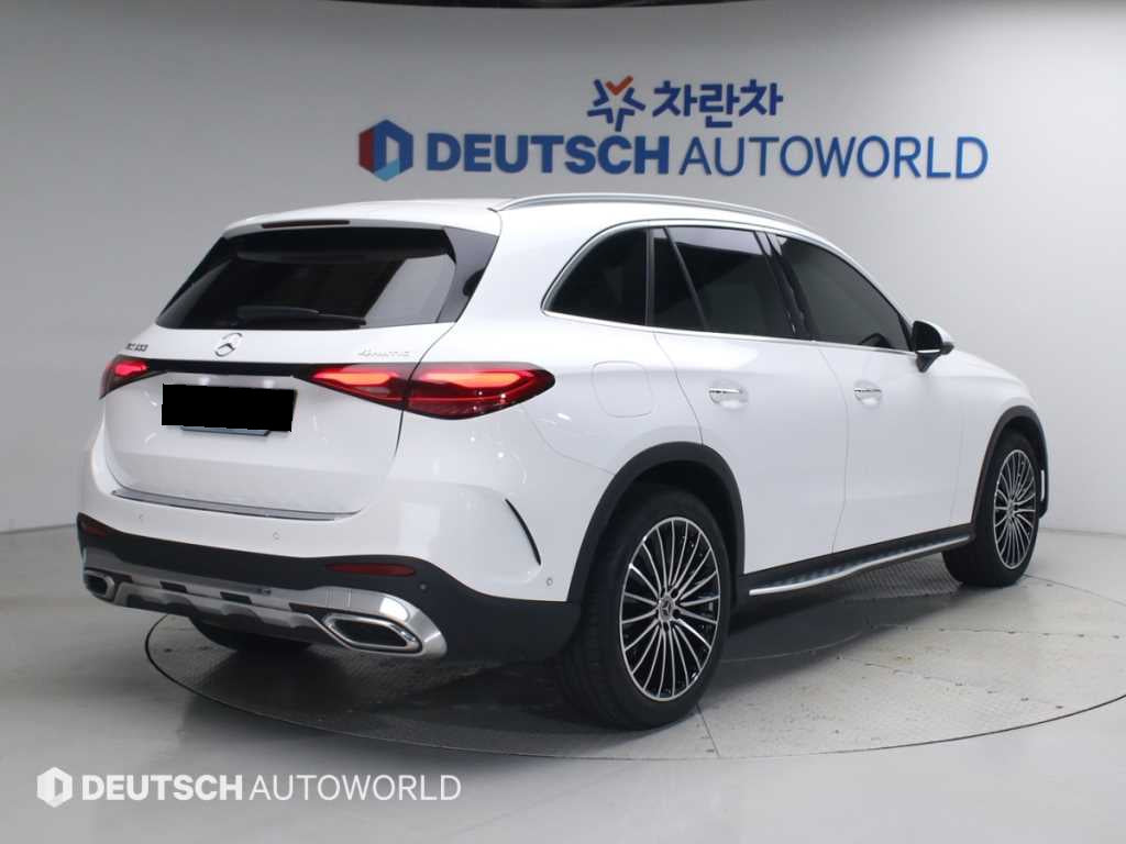 Mercedes-Benz GLC-Class — photo 02