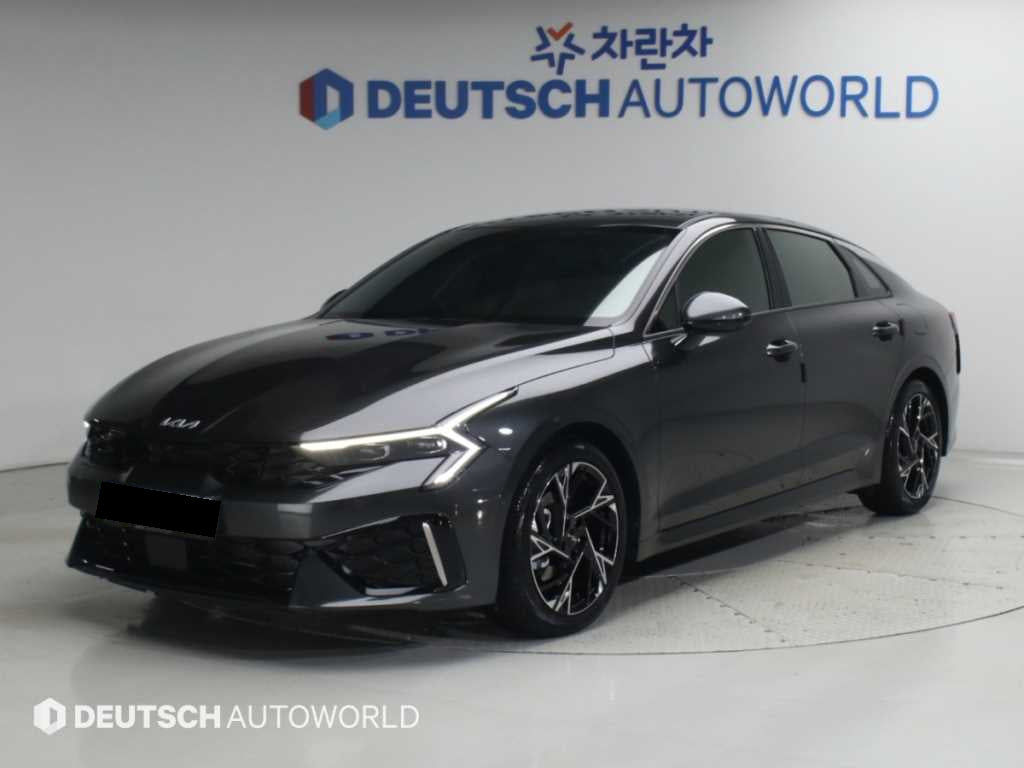 Kia K5 — photo 01