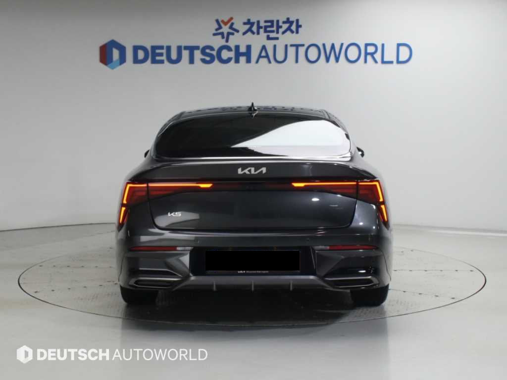 Kia K5 — photo 04