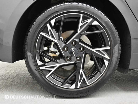 Kia K5 — photo 05