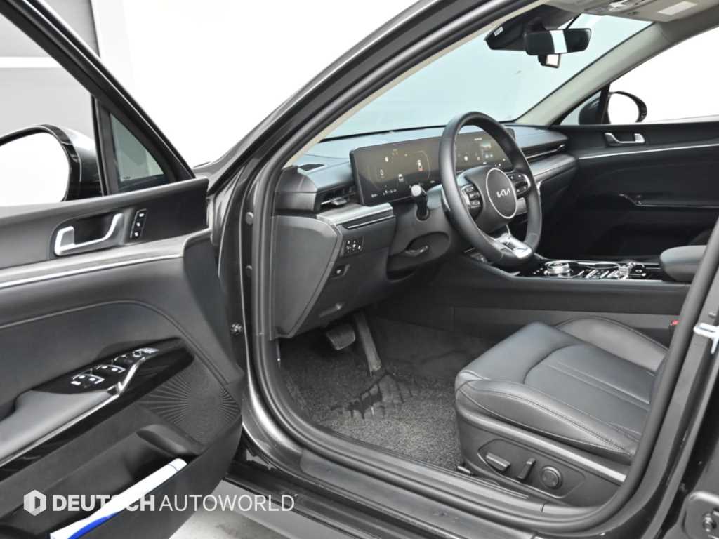 Kia K5 — photo 11