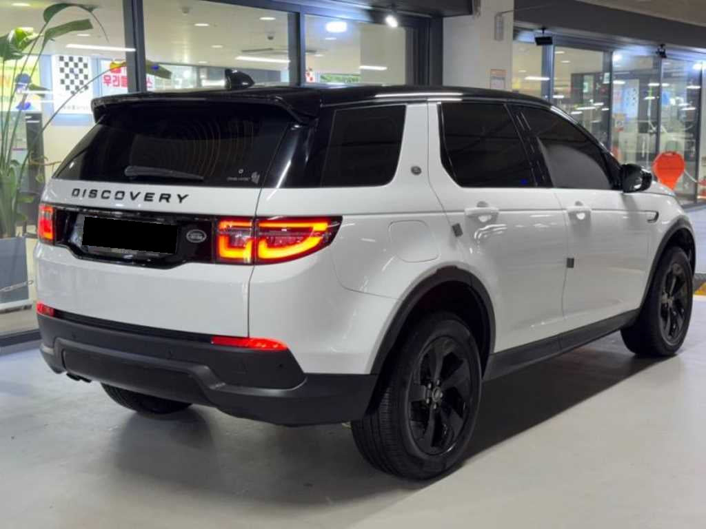 Land Rover Discovery Sport — photo 04