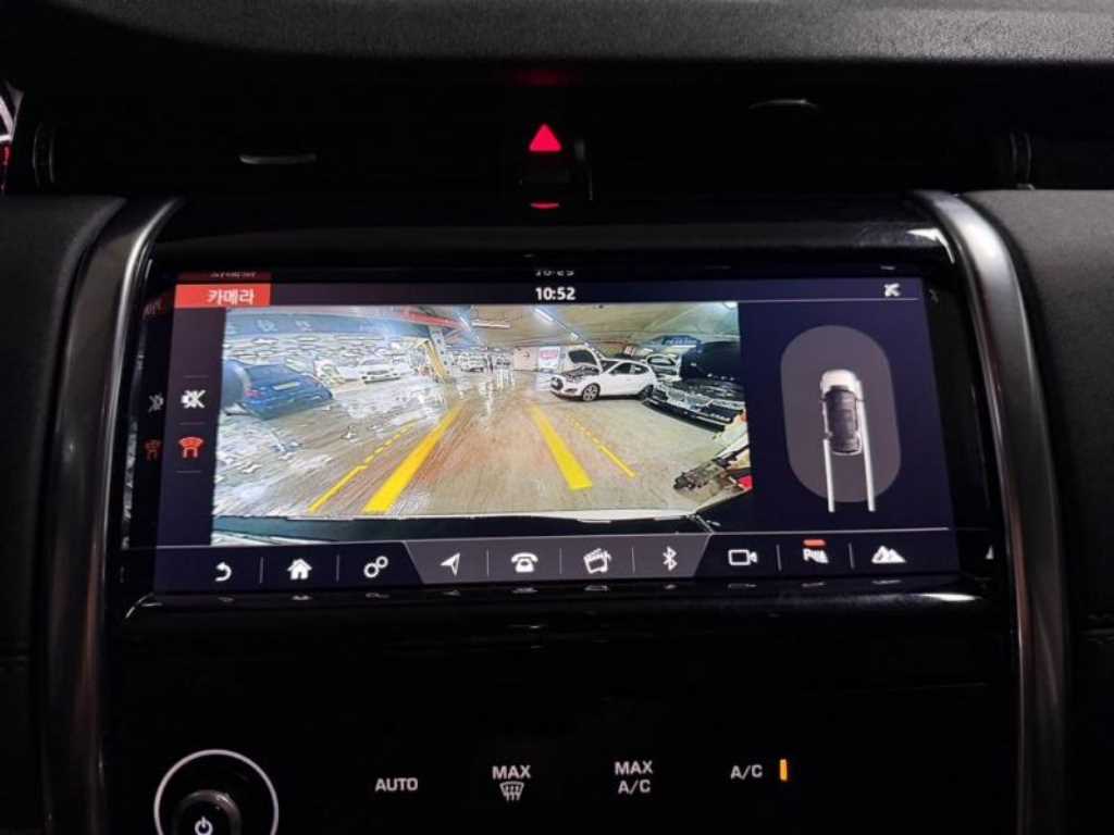 Land Rover Discovery Sport — photo 11
