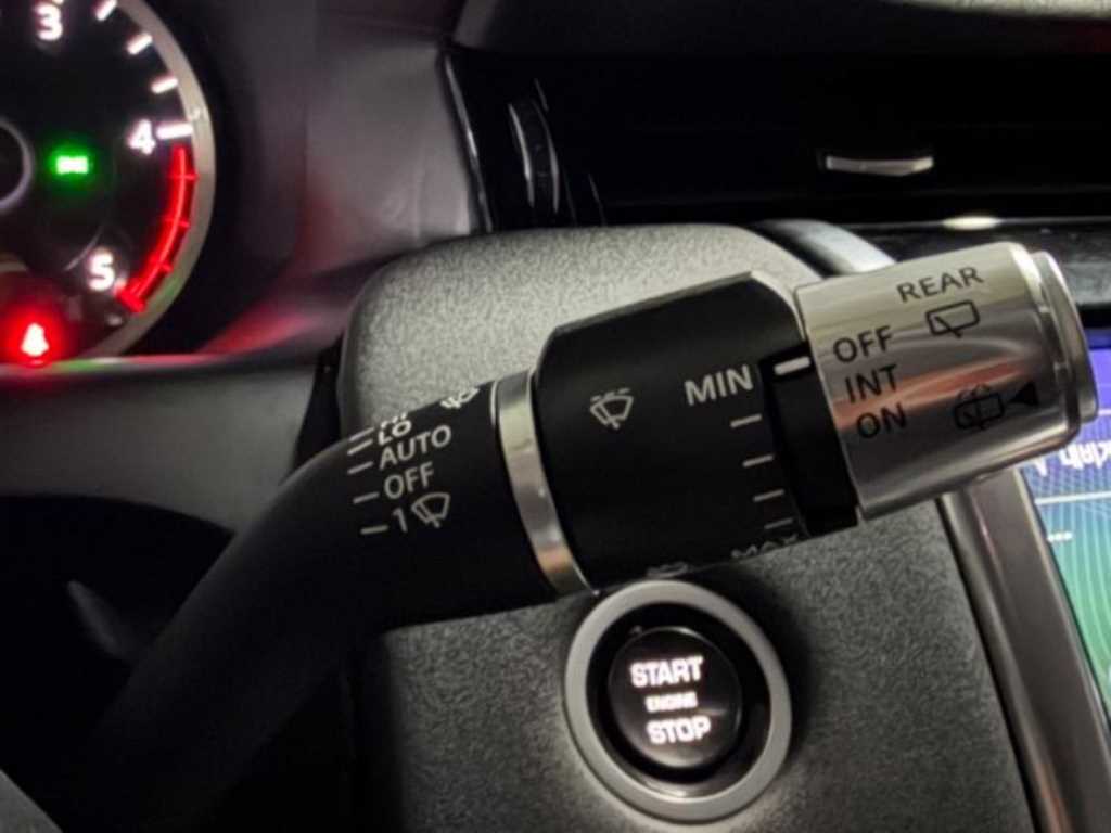 Land Rover Discovery Sport — photo 14