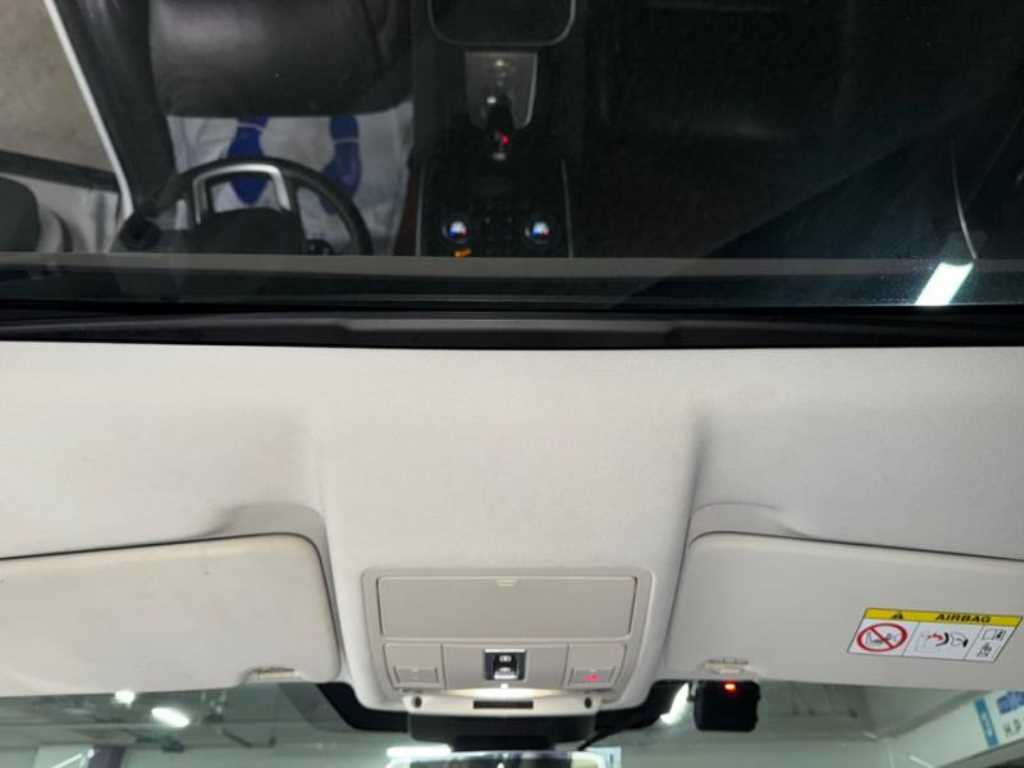 Land Rover Discovery Sport — photo 17