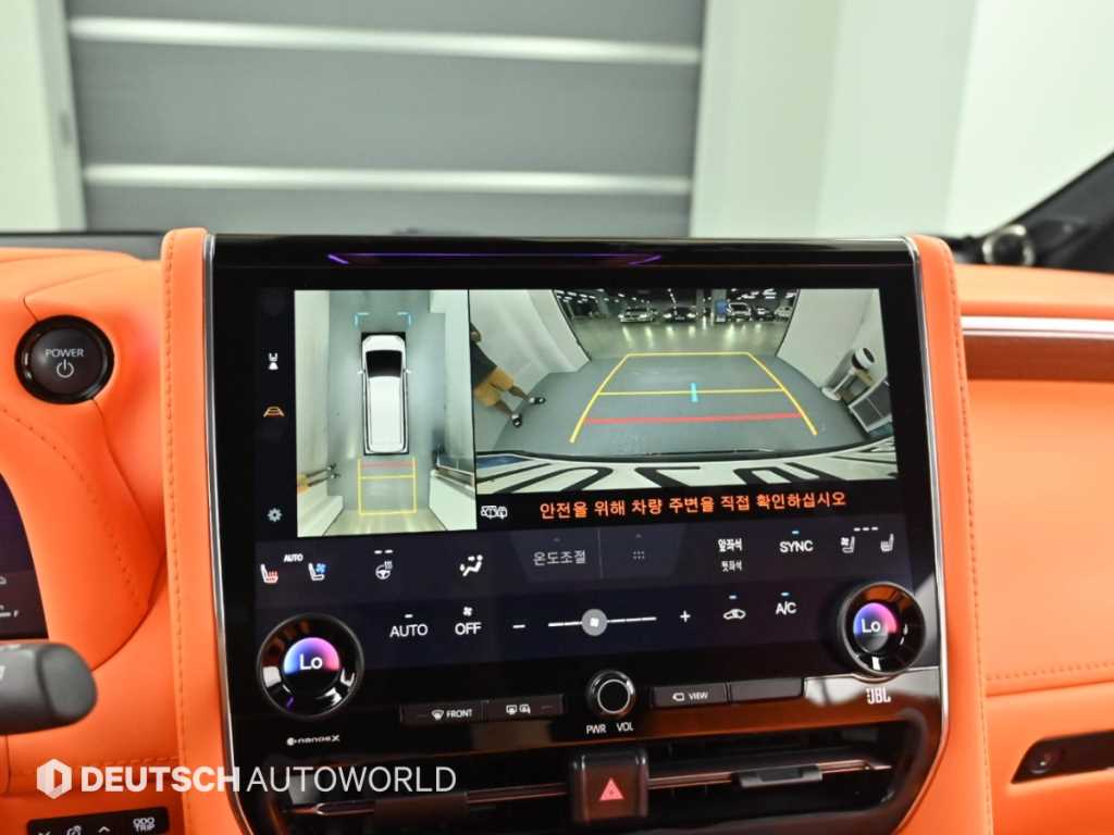 Toyota Alphard — photo 15