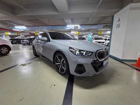 BMW 5-Series — photo 02