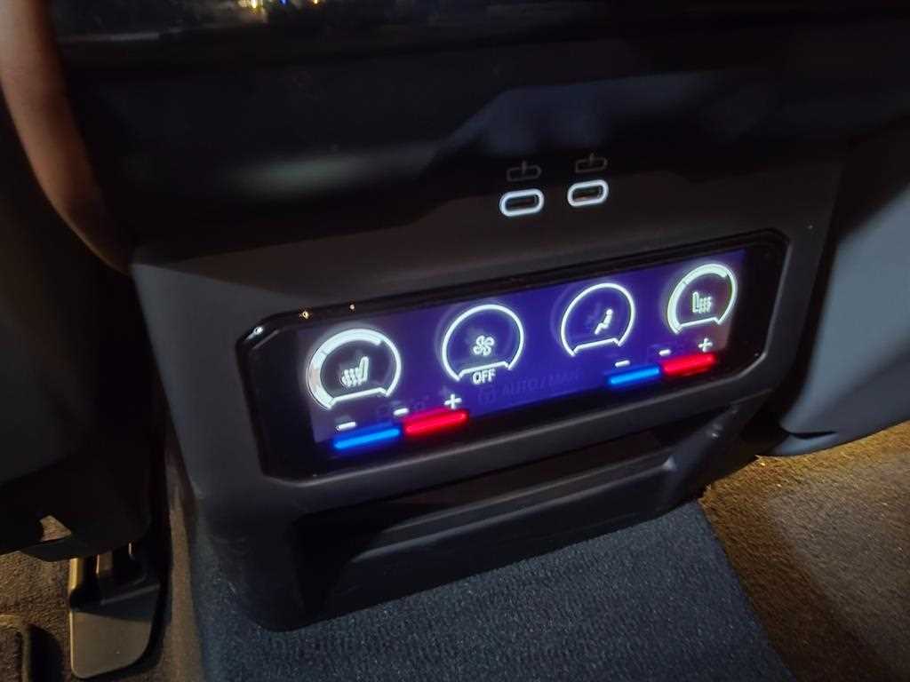 BMW 5-Series — photo 15