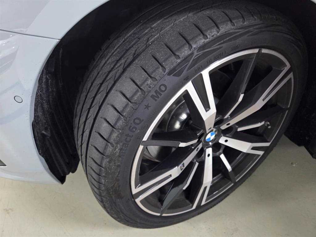 BMW 5-Series — photo 19