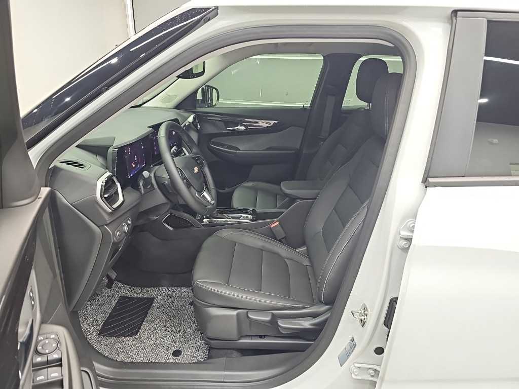 CHEVROLET Trailblazer — photo 11