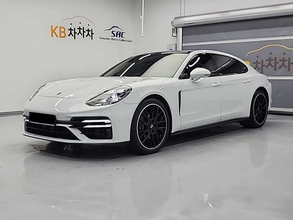 Porsche Panamera — photo 01