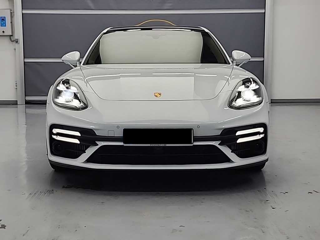 Porsche Panamera — photo 02