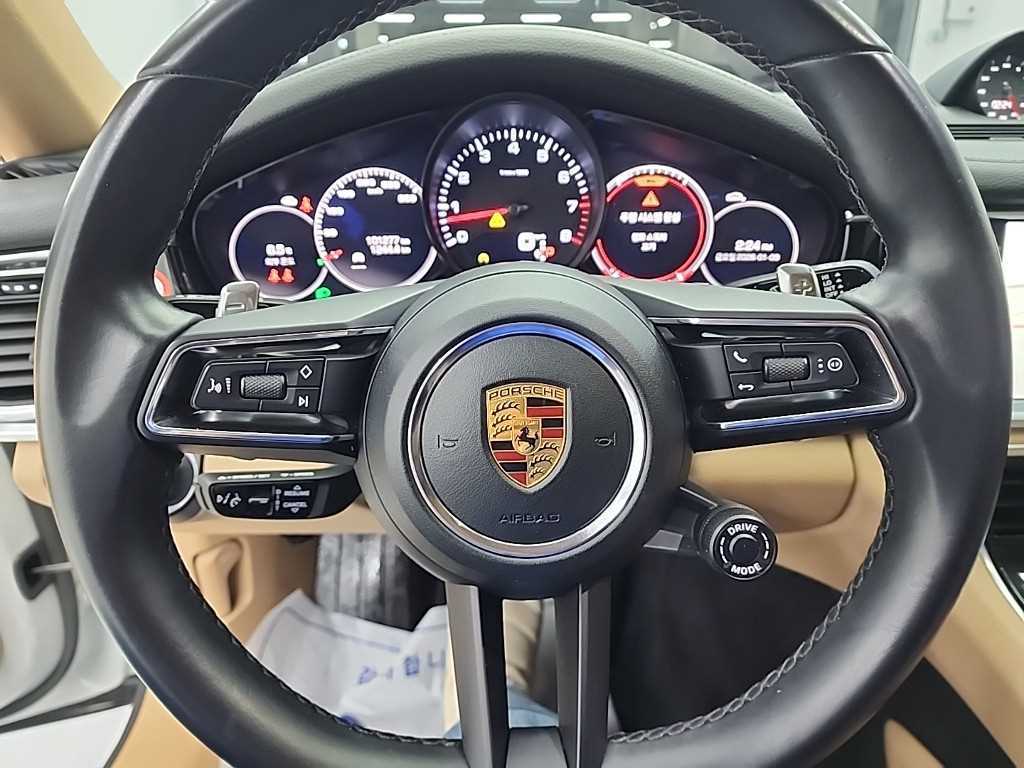 Porsche Panamera — photo 09