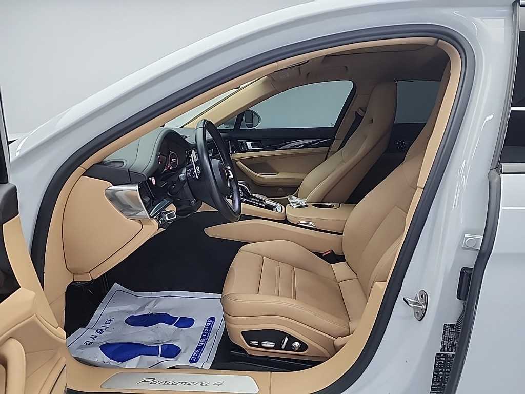 Porsche Panamera — photo 11
