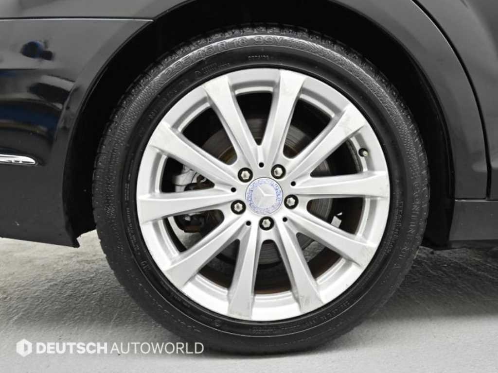 Mercedes-Benz S-Class — photo 05