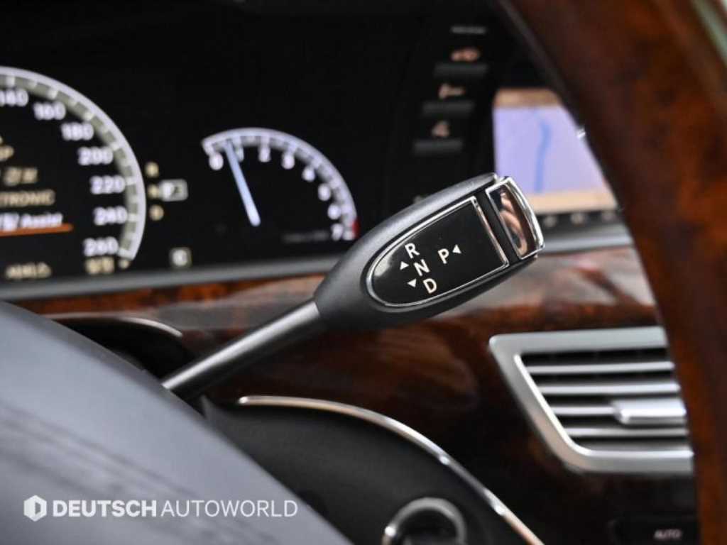Mercedes-Benz S-Class — photo 09