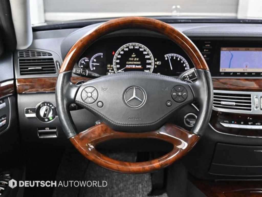 Mercedes-Benz S-Class — photo 13