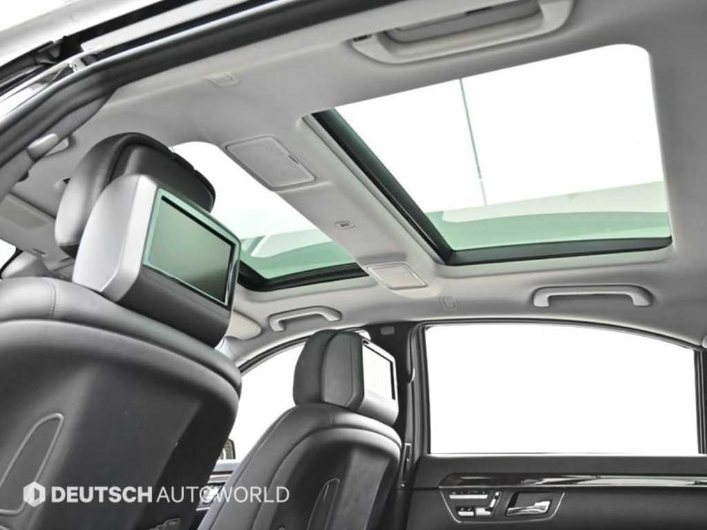 Mercedes-Benz S-Class — photo 18