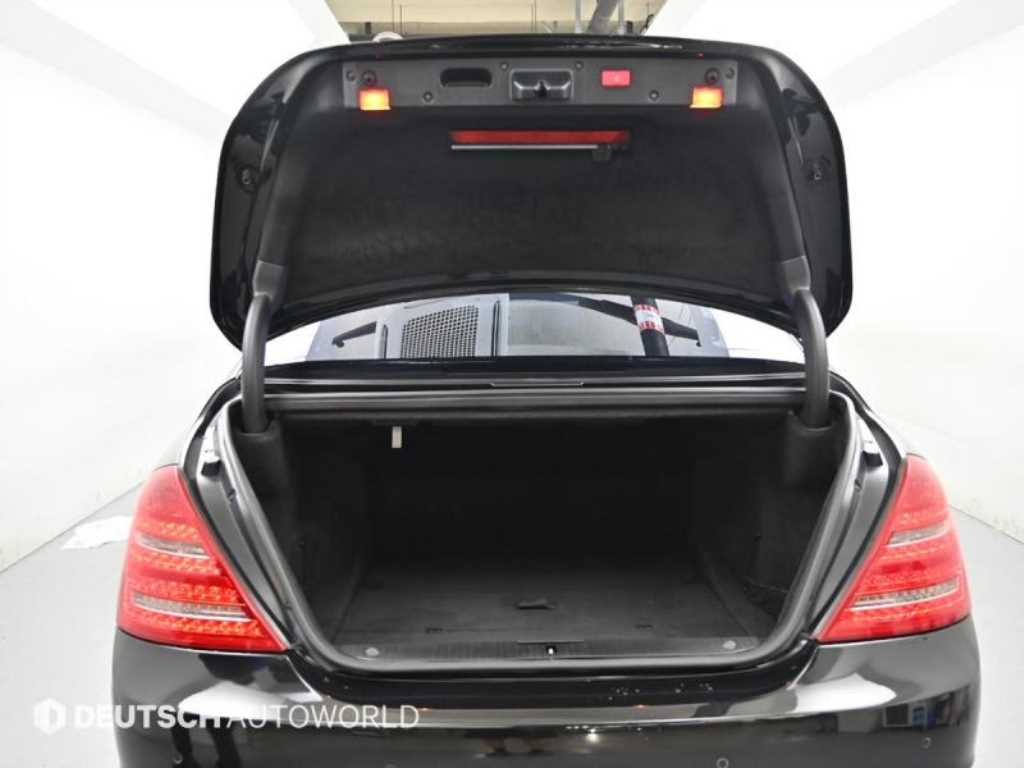 Mercedes-Benz S-Class — photo 19