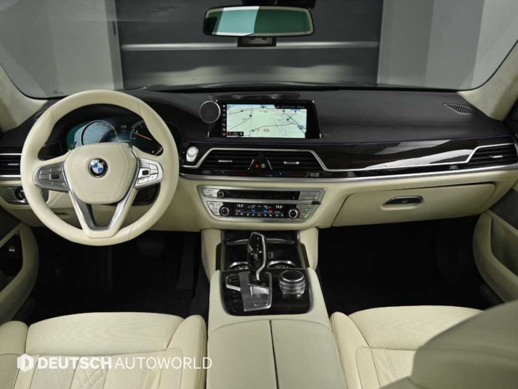 BMW 7-Series — photo 01