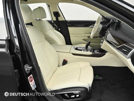 BMW 7-Series — photo 10