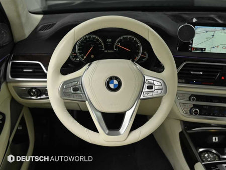 BMW 7-Series — photo 11