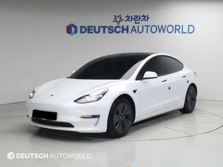 Tesla Model 3 — photo 01