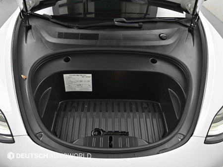 Tesla Model 3 — photo 06