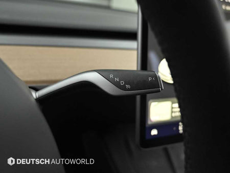 Tesla Model 3 — photo 09