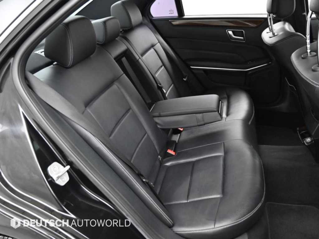Mercedes-Benz E-Class — photo 12