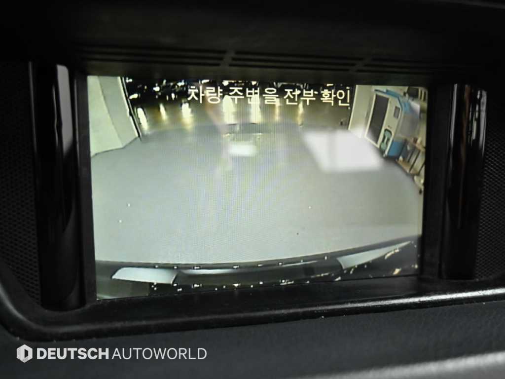 Mercedes-Benz E-Class — photo 15
