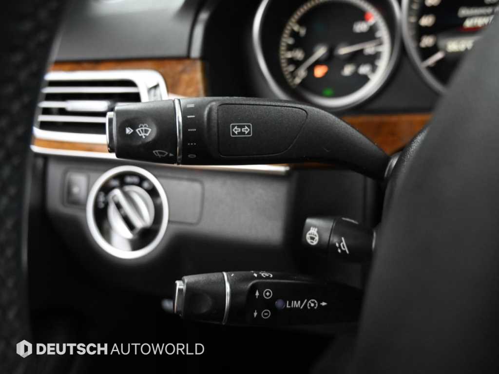 Mercedes-Benz E-Class — photo 17