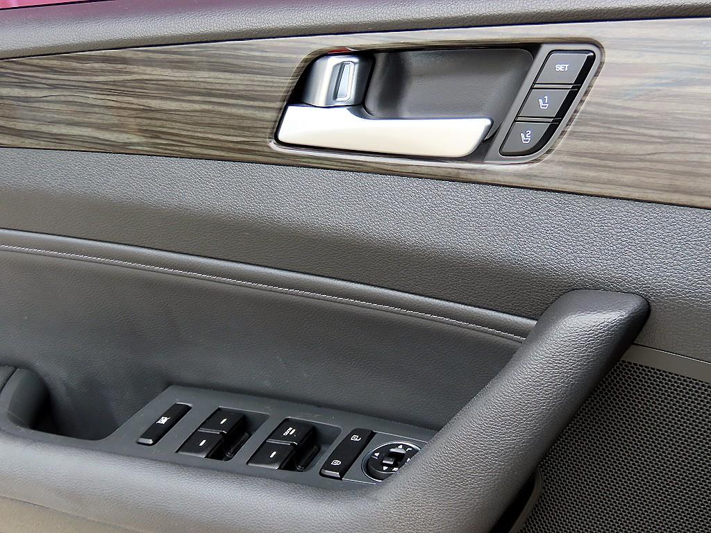 Hyundai Sonata — photo 11