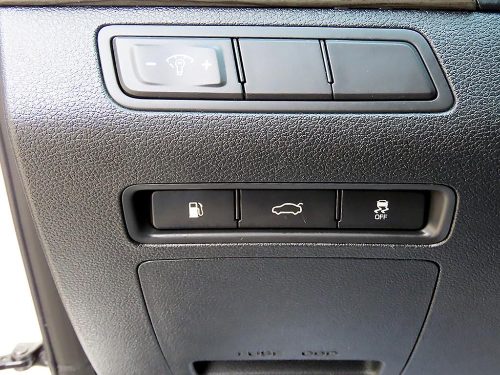 Hyundai Sonata — photo 12