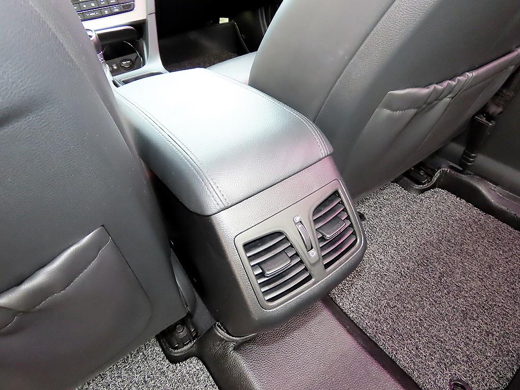 Hyundai Sonata — photo 17