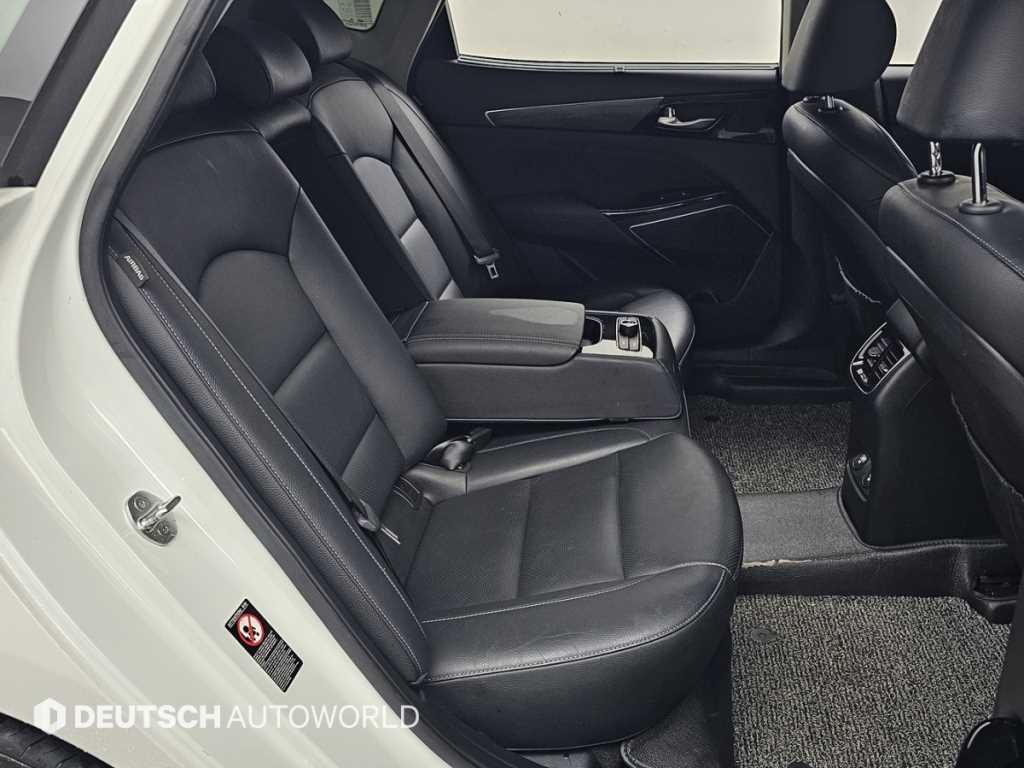 Kia K7 — photo 12