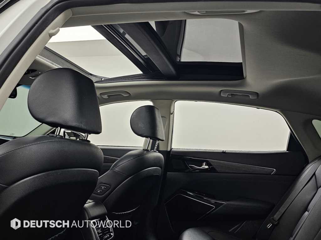 Kia K7 — photo 18