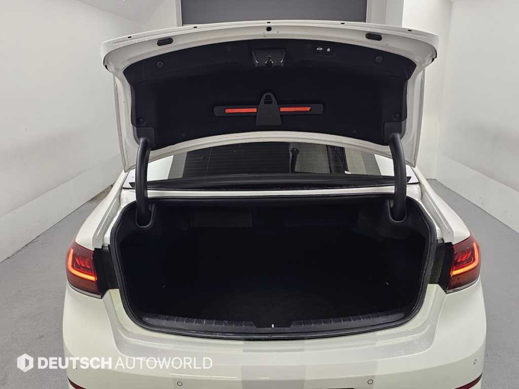 Kia K7 — photo 19