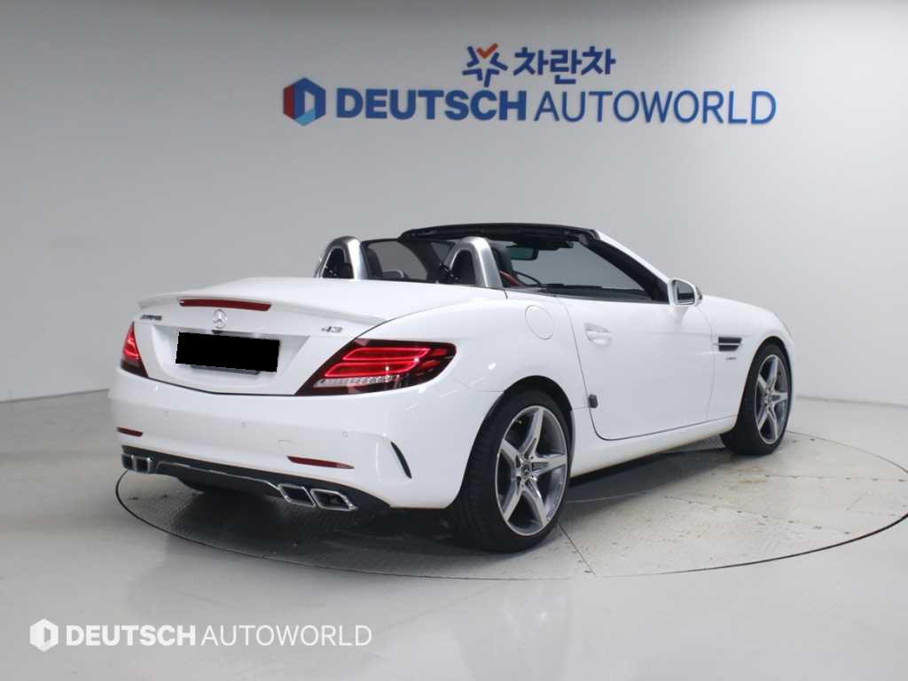 Mercedes-Benz SLC-Class — photo 02