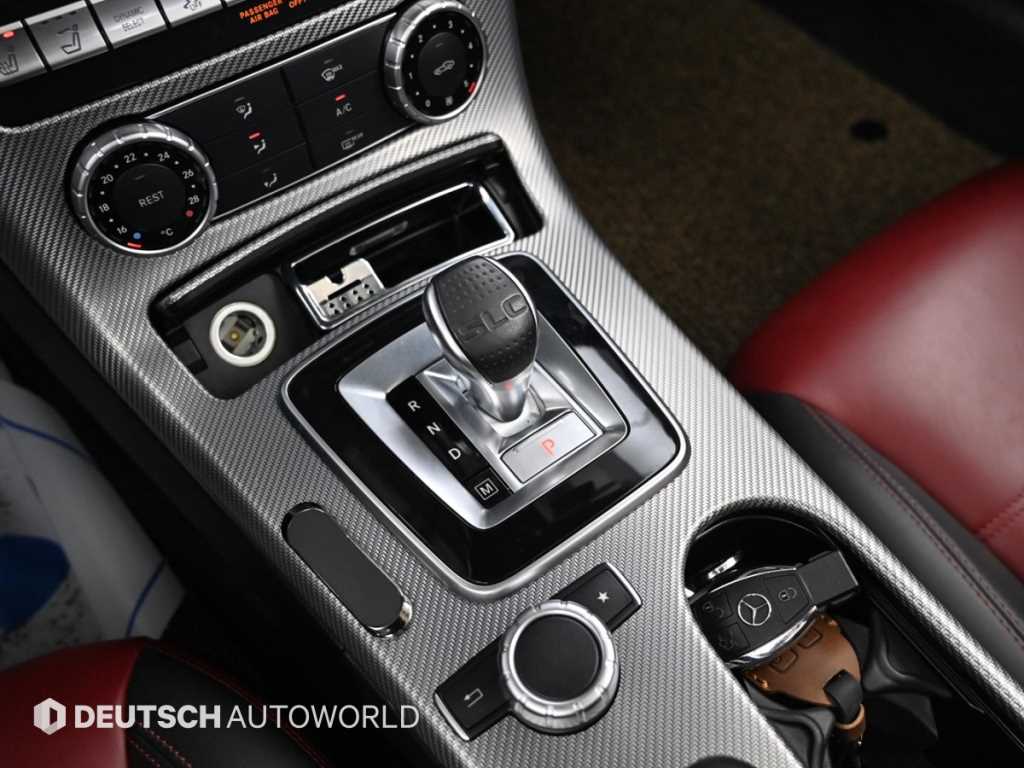 Mercedes-Benz SLC-Class — photo 09