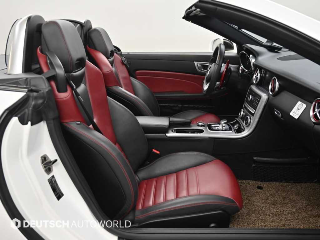 Mercedes-Benz SLC-Class — photo 10