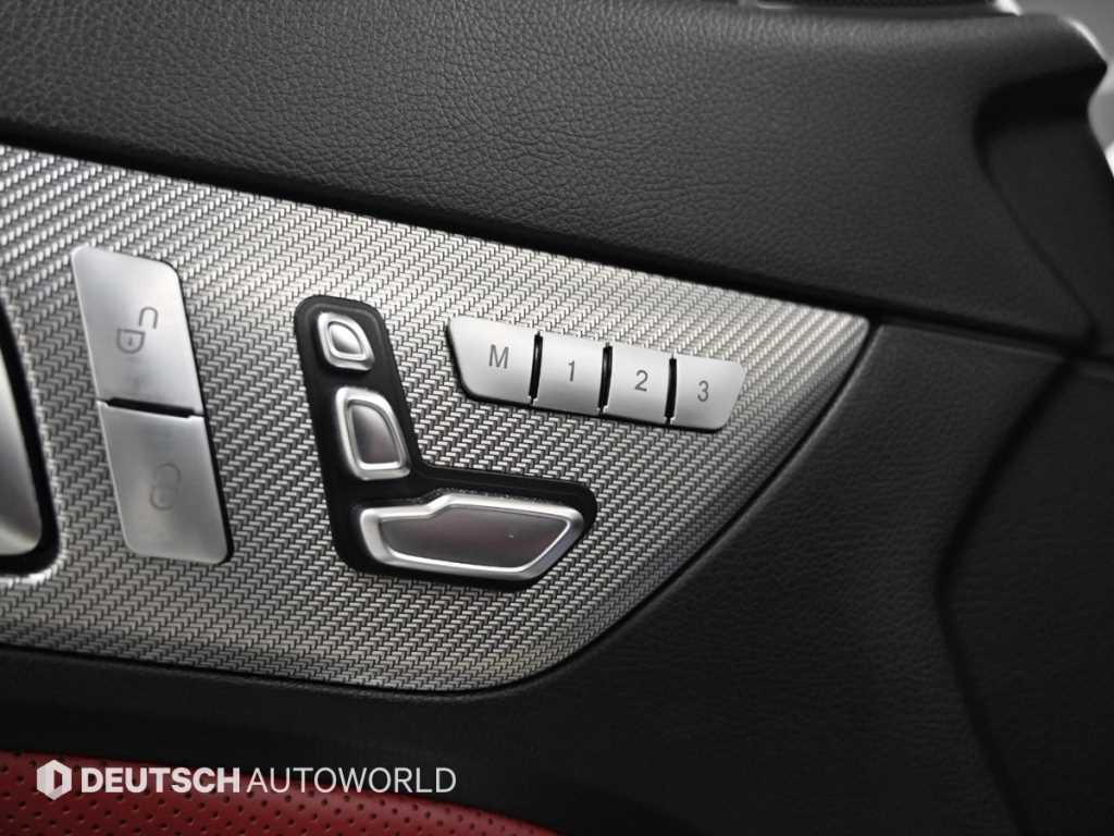 Mercedes-Benz SLC-Class — photo 12