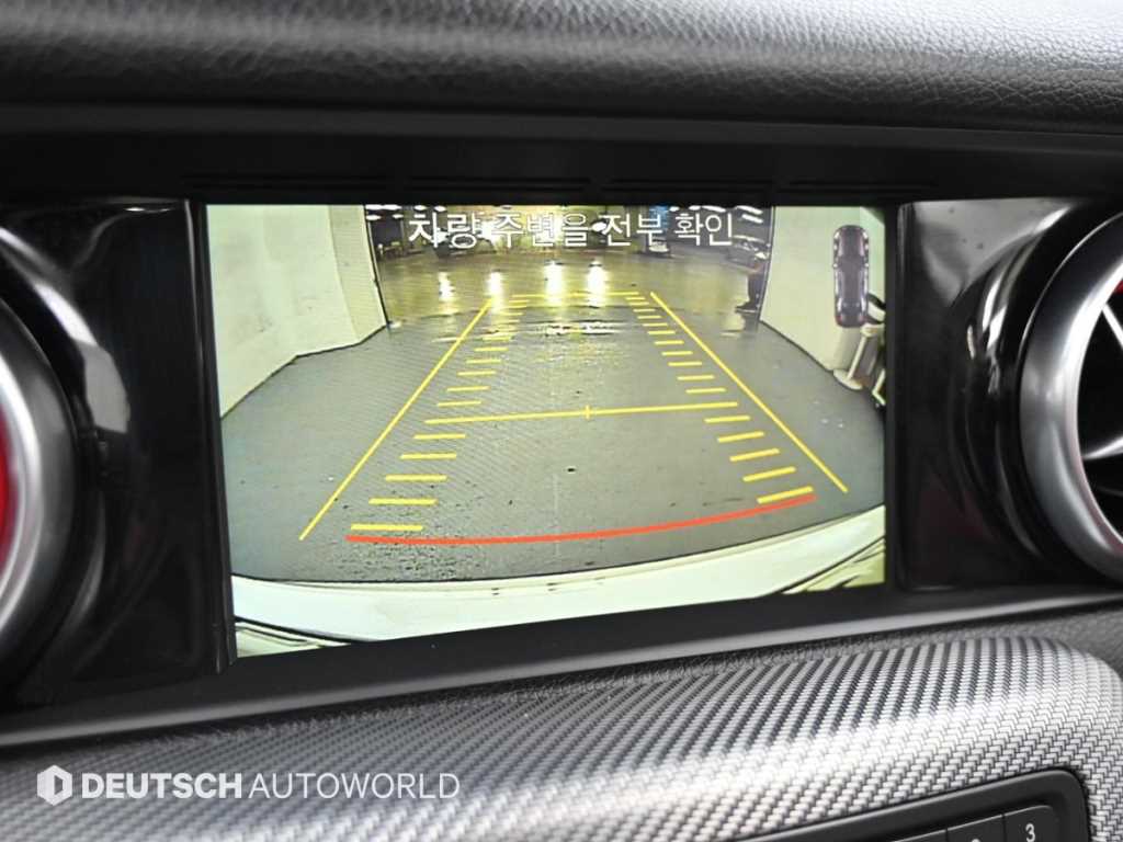 Mercedes-Benz SLC-Class — photo 15