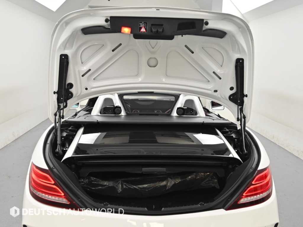 Mercedes-Benz SLC-Class — photo 18