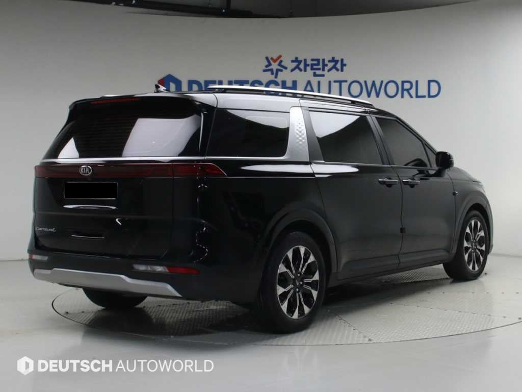 Kia Carnival — photo 02