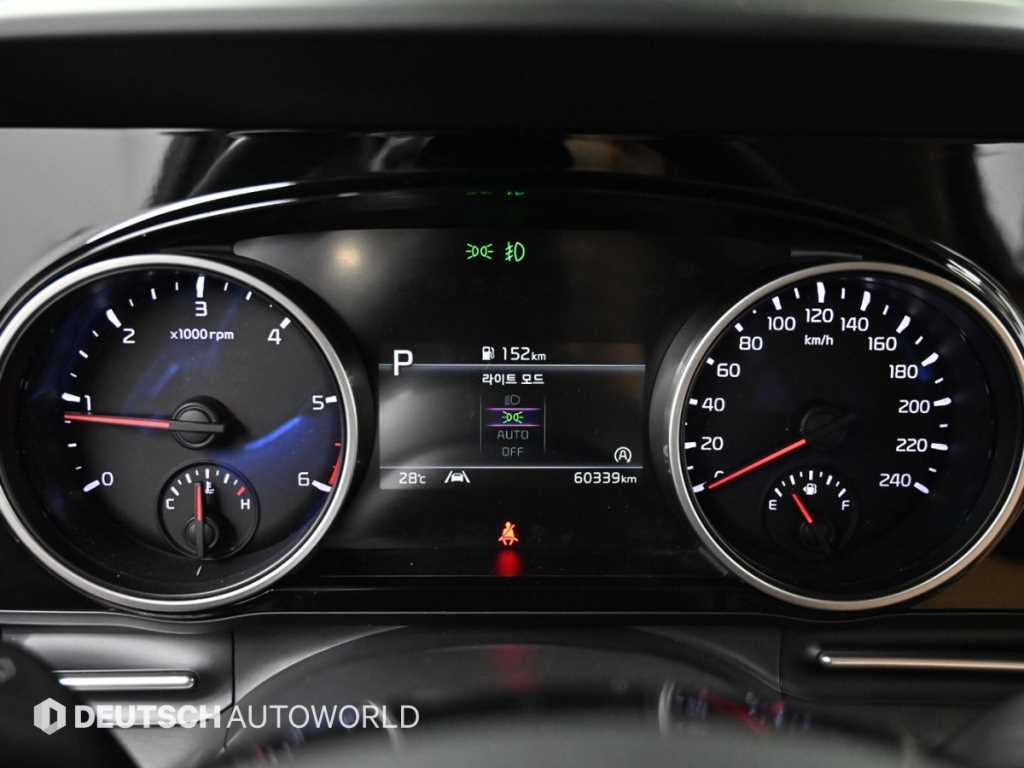 Kia Carnival — photo 08