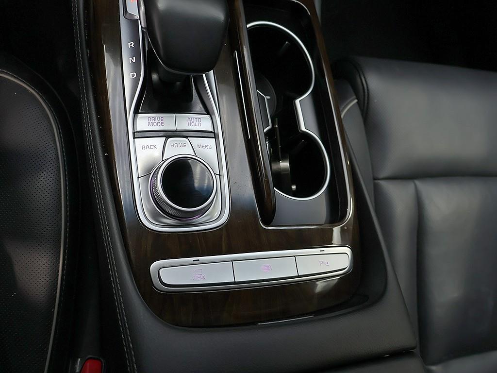 Kia K9 — photo 10